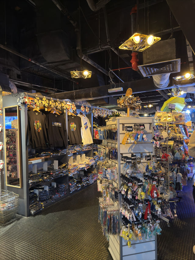 Don’t Skip the Souvenir Store at Aquaria KLCC 🐠🎁