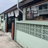 バンコクの静かなエリアにある喫茶店のようなカフェ🇹🇭