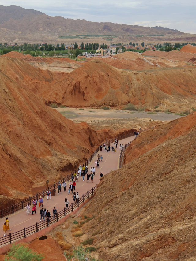 🎨 Nature’s Painted Masterpiece — Zhangye Colorful Danxia