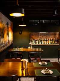 Four Dining grill and bar 🌲