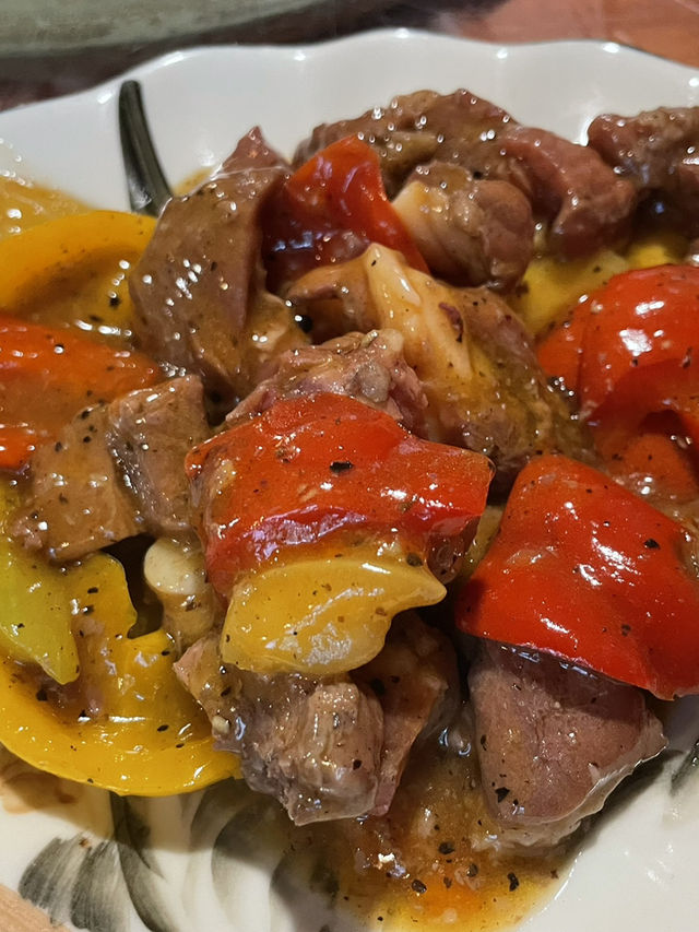 馬祖南竿｜九榕閣無菜單料理：紅糟入味、漁獲當令，半山腰餐桌的島嶼饗宴