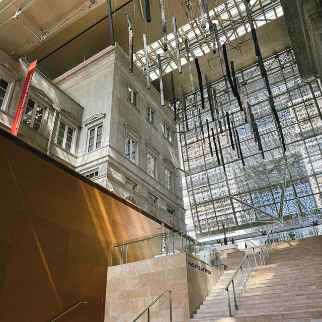 สถาปัตย์สุดอลังการที่ National Gallery Singapore