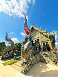 วัดสีน้ำเงินแห่งเชียงราย — ร่องเสือเต้น สถาปัตย์ศรั