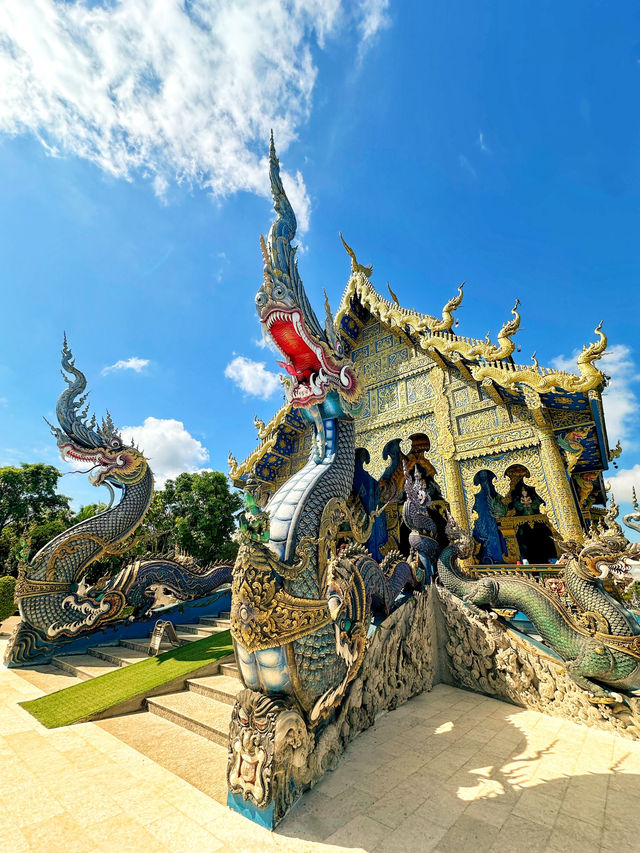 วัดสีน้ำเงินแห่งเชียงราย — ร่องเสือเต้น สถาปัตย์ศรั