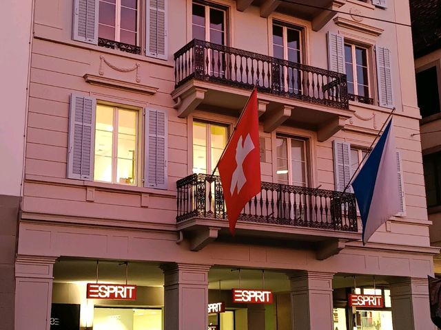 Zürich's Twilight Charm