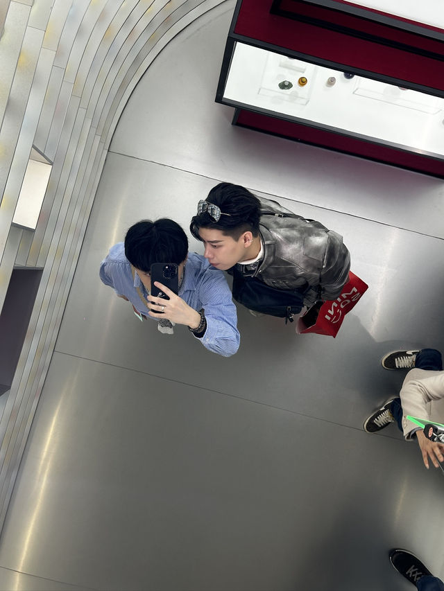 LV 非凡之旅 - 奢華與歷史嘅震撼！