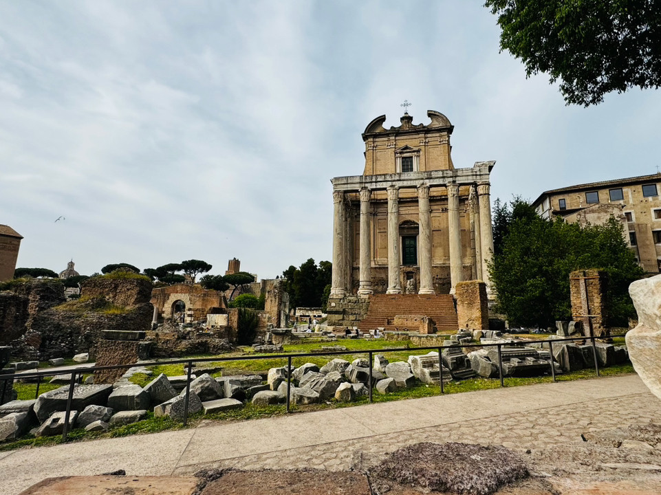 古代ローマのフォロ・ロマーノを歩く。 | Trip.com ローマ
