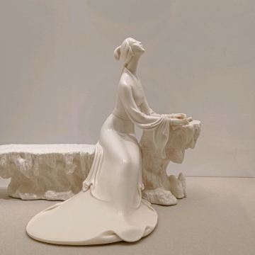 深セン関山月美術館｜超絶技巧の白磁フラワーアート彫刻展で繊細な