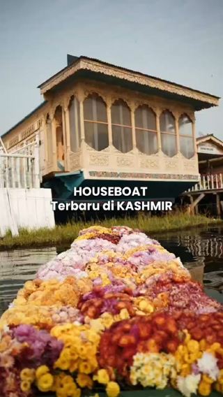 Houseboat in Kashmir 