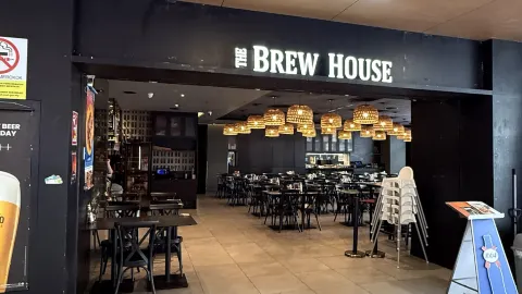 The Brew House Bukit Jalil 🇲🇾 | A Convenient Spot for Food and Drinks — traveler post in Cheras