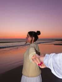 샌디에이고 해변에서 낭만적인 밤을 보내는 것은 마법적이고 따뜻한 경험이었습니다! 🌅💑