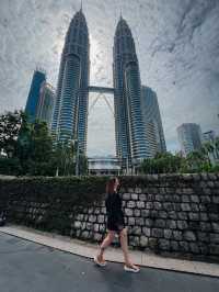 Petronas Twin Towers Glow Like a Dream on Holidays ✨