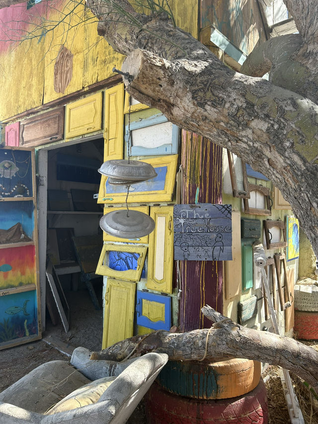 🌵アメリカ最後の自由地？🇺🇸【スラブ・シティ（Slab City）】とは