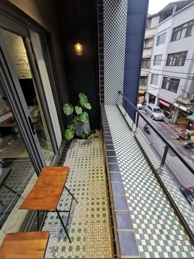 😍樓下就是夜市的新酒店😍吃到飽飽