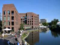 Regent's Canal: an escape in London