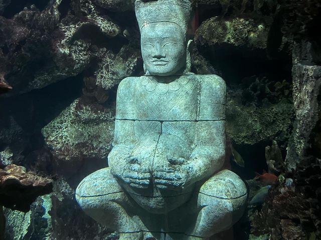 Shark Reef Aquarium at Mandalay Bay 🇺🇸