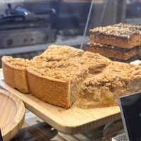 Grab a freshly baked bite here! 🇬🇷