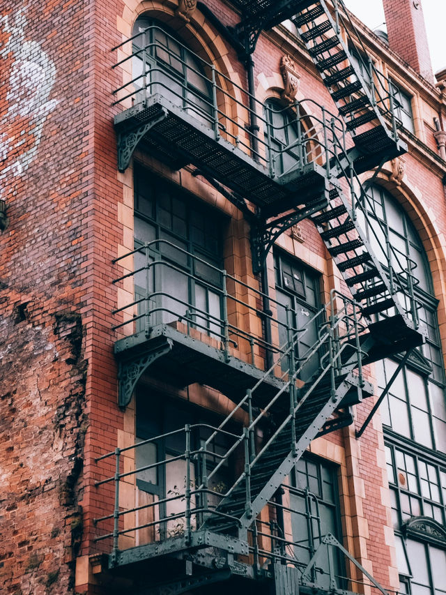 Manchester’s Timeless Charm: A City of History & Culture ✨