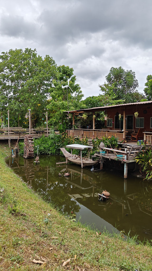 Walking Through Ruins: Why Ayutthaya Is a Must for History Lovers 🏛️🇹🇭