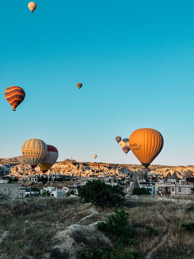 Cappadocia by Balloon – Sunrise, Stillness, and Pure Magic 🎈🌅⛰️