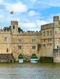  🏰🌸 “A Castle on Water: My Elegant Escape to Leeds Castle” ✨🇬🇧