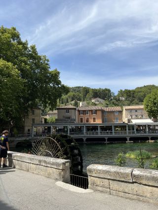 Summer in Fontaine de Vaucluse: The Emerald Miracle in a Southern French Valley