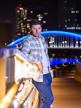 Hop between Kyoto’s buzzing city vibes and serene riverside scenes