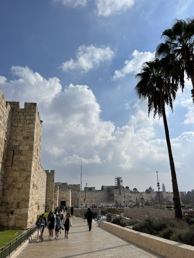🌆 Jerusalem – Timeless City of Culture & Faith 🕊️✨