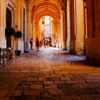 Golden Paths of Valletta – Malta’s Enchanting Alleys 🌞🏛️