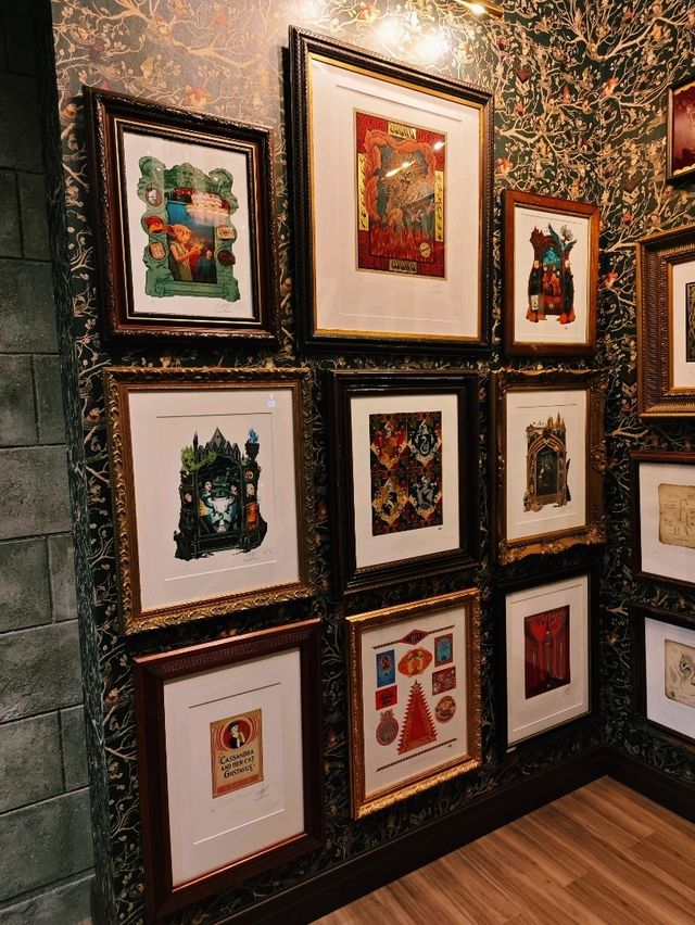 Welcome to the magical world of Harry Potter in central Tokyo! ✨⚡