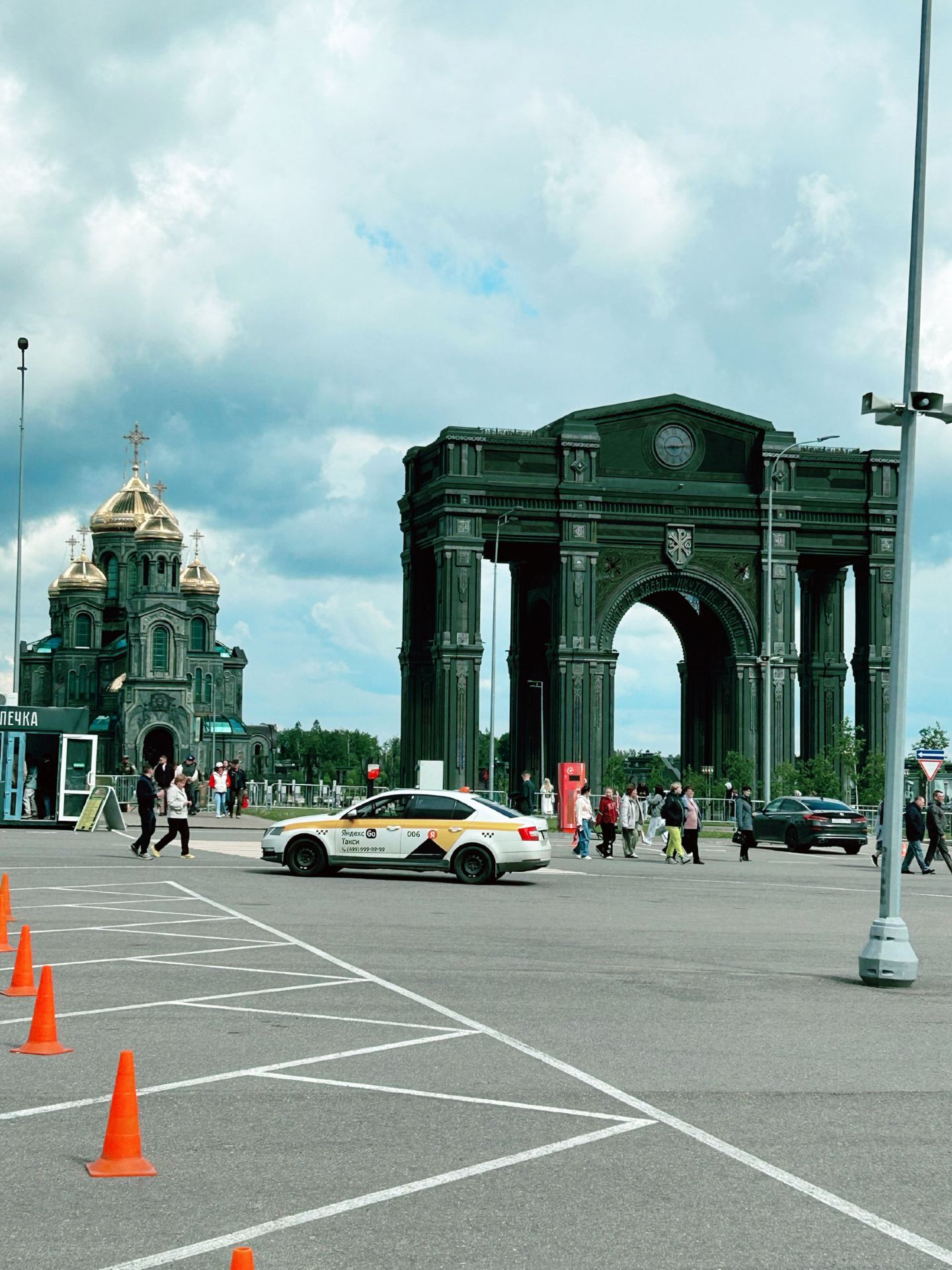 If anyone is planning to visit PATRIOT PARK, you absolutely must visit the 1418 STEPS MUSEUM and the Main Cathedral of the Russian Armed Forces.