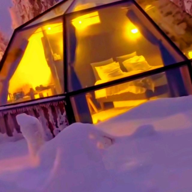 Snow House Hotel in Finland, watching the Aurora in the indoor version of the snow, so romantic.