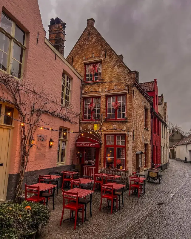 Out and About in Bruges: A Journey of Discovery and Delight