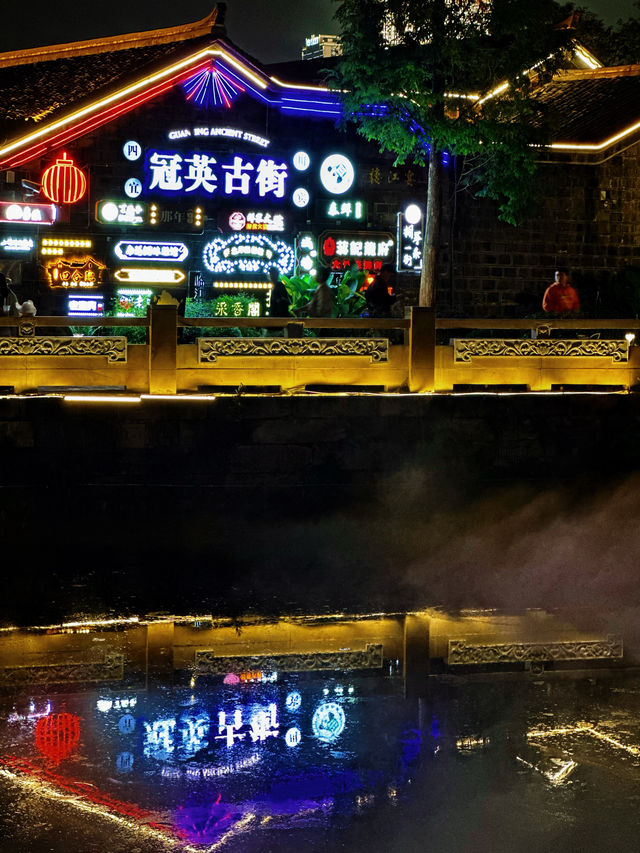 宜賓｜萬里長江第一城這條古街夜景好美