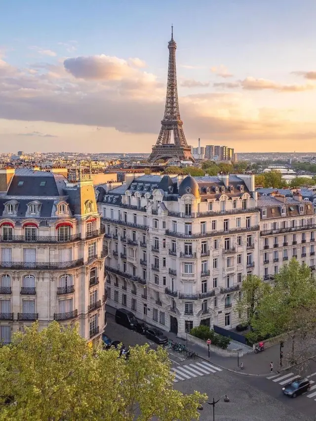 Sunset Serenity in Paris with @colorsofspring