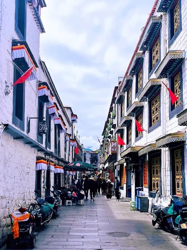 The most sacred street in Lhasa: Barkhor Street