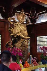 探路者第38集:闹市中的奢華靜安寺
