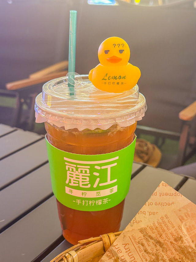 麗江|超愛逛這個氛國感十足的小吃夜市