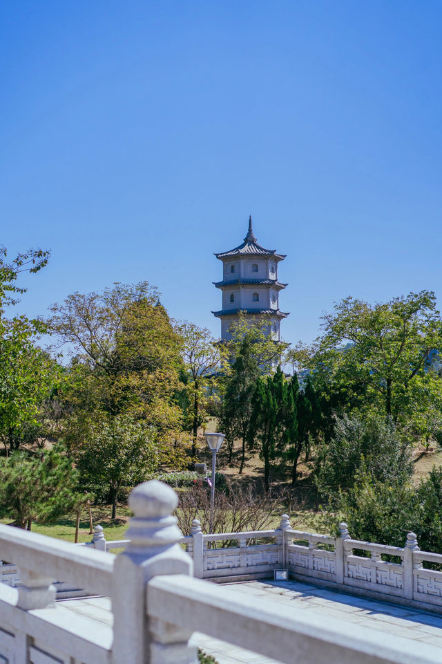 都說外地人愛去南華寺，本地人愛去雲門寺