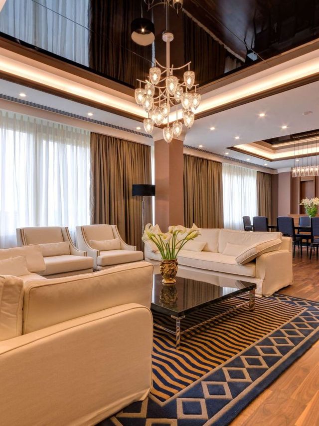 🌟 Chisinau's Chic Sleeps: Radisson Blu Leogrand! 🛏️✨