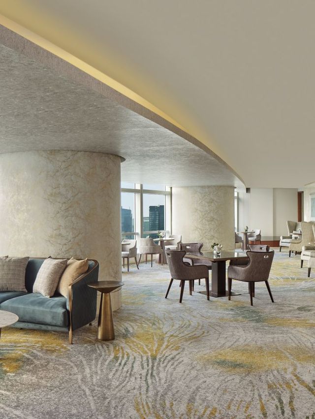 🌟 Jakarta's Luxe Life: Ritz-Carlton's Opulence Unveiled 🌟