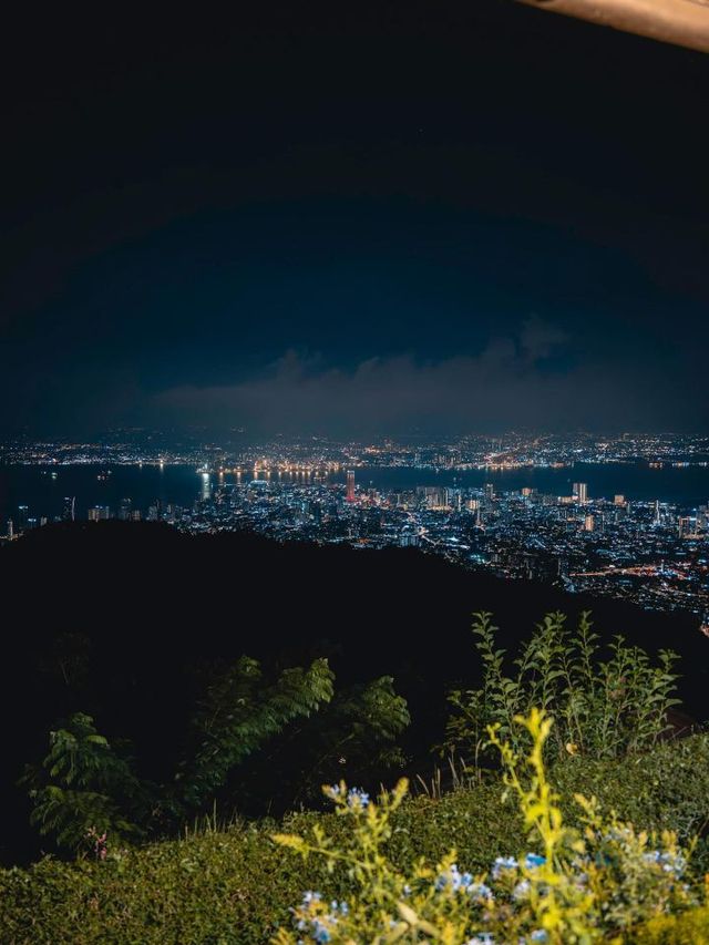 🌃 Nighttime Magic with Nikon in Penang 📸