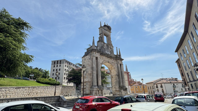 布爾戈斯費爾南岡薩雷斯凱旋門 Arco de Fernán