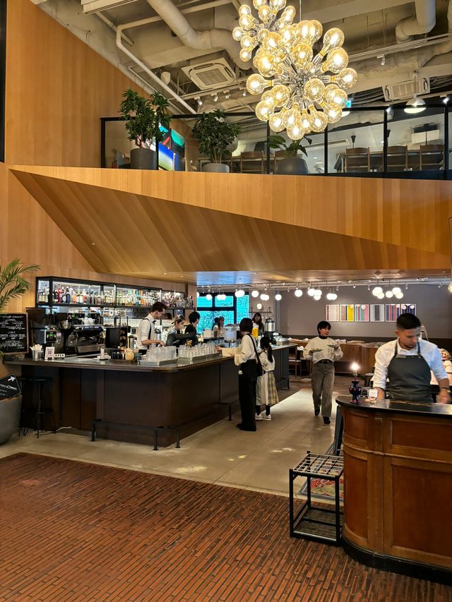 東京新宿設計師酒店體驗：在都市綠洲，感受藝術與生活的完美融合