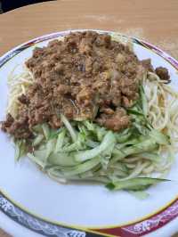暴食台北005｜在地人的銅板美食·開業四十年的梁記涼麵