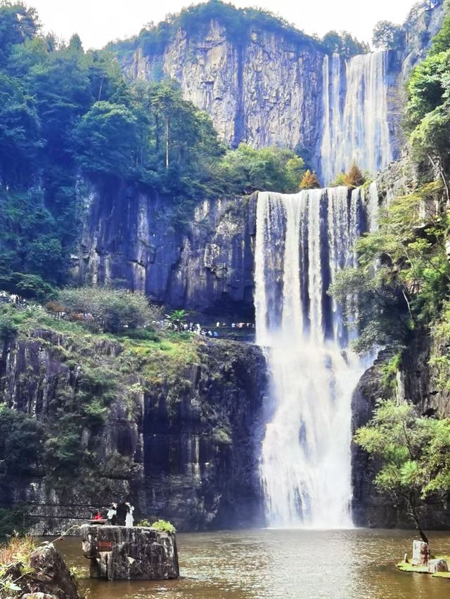 百丈漈，九都九條嶺，條條透天頂。