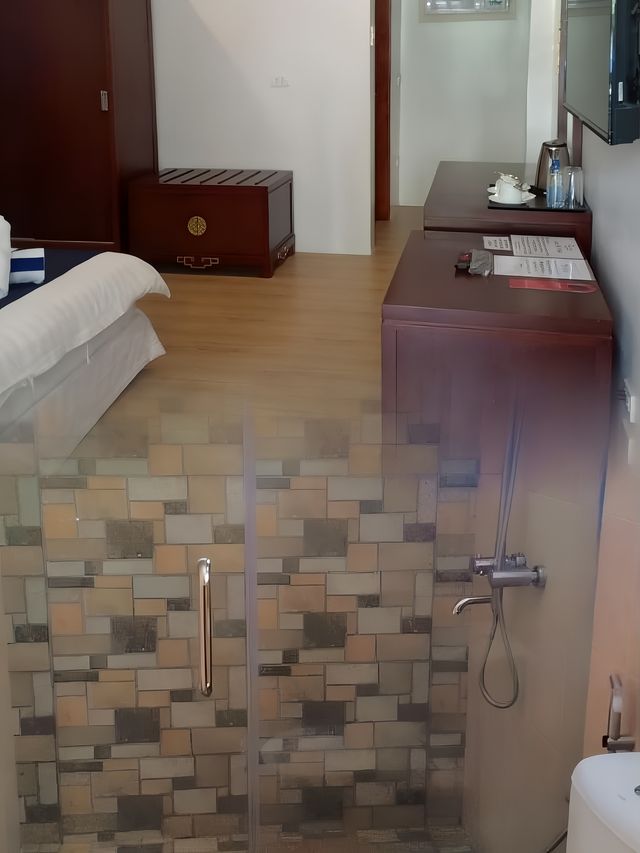 來拉烏尼翁不得不住酒店，去體驗不一樣的人生！。