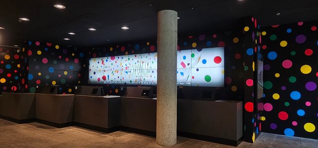 草間彌生，波點女王，墨爾本 NGV 大展。