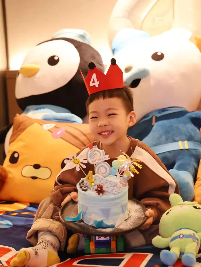 Birthday hotel arrangements for a 4-year-old boy are so convenient!