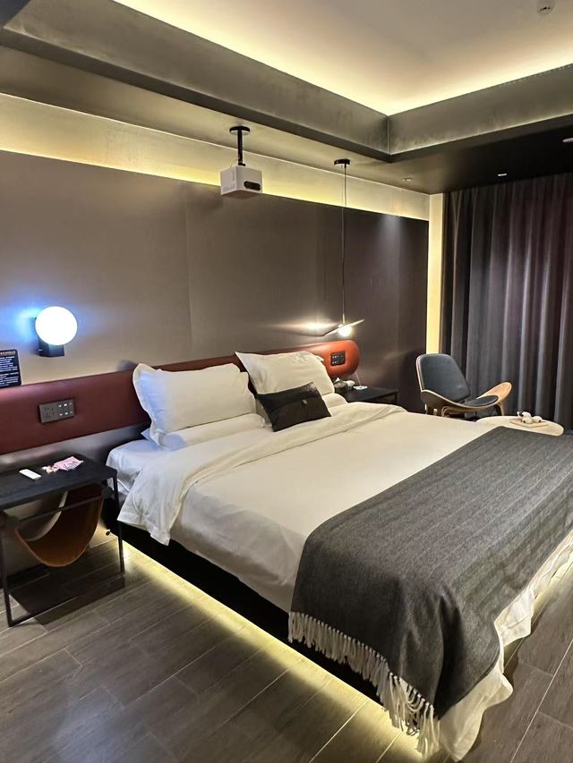 住進工業風美學空間 | 比爾行旅酒店
